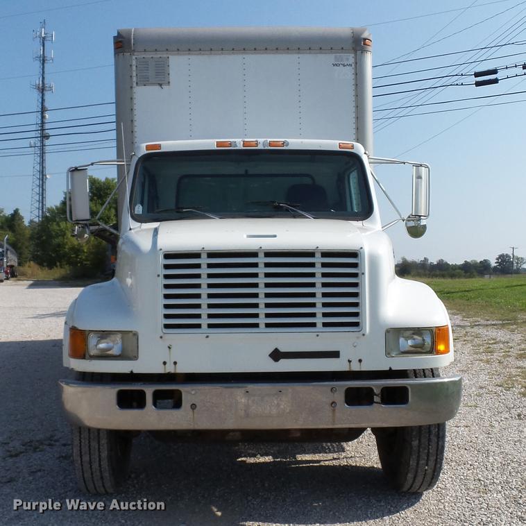 image for item DC2588 1997 International 4700 box truck