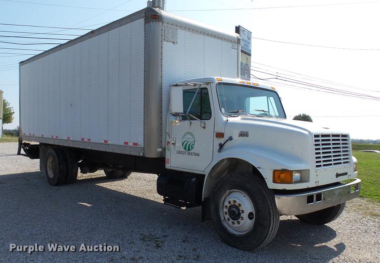 image for item DC2588 1997 International 4700 box truck