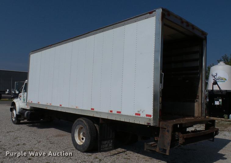image for item DC2588 1997 International 4700 box truck