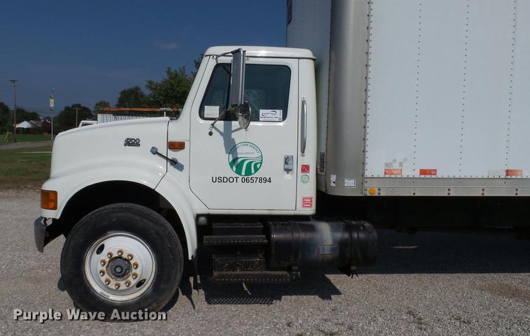 image for item DC2588 1997 International 4700 box truck