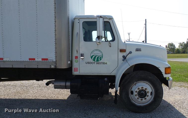 image for item DC2588 1997 International 4700 box truck