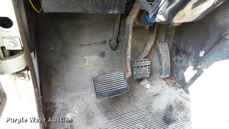 image for item DC2588 1997 International 4700 box truck