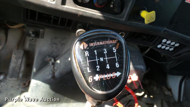 image for item DC2588 1997 International 4700 box truck