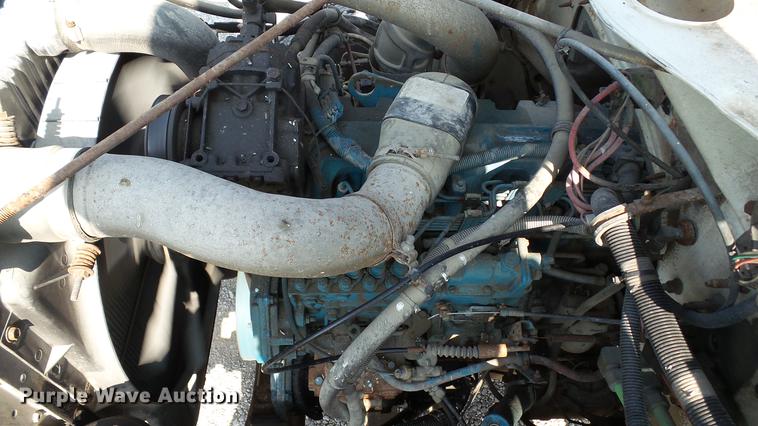 image for item DC2588 1997 International 4700 box truck