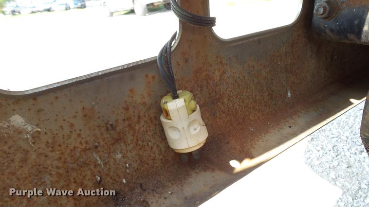 image for item DC2588 1997 International 4700 box truck