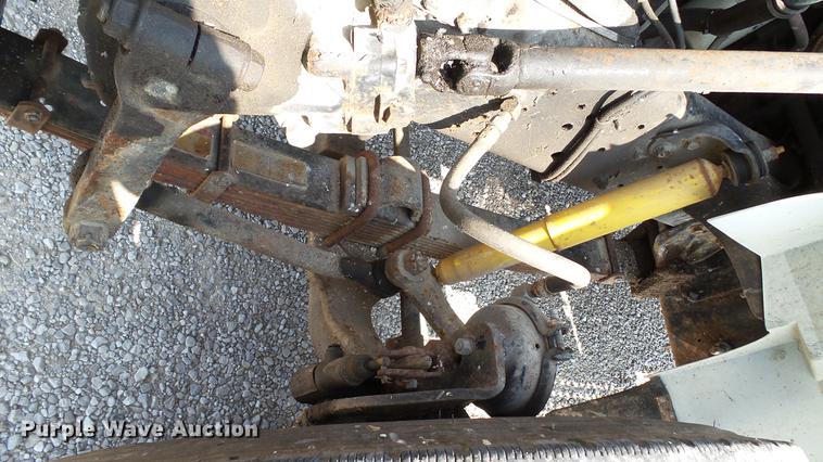 image for item DC2588 1997 International 4700 box truck