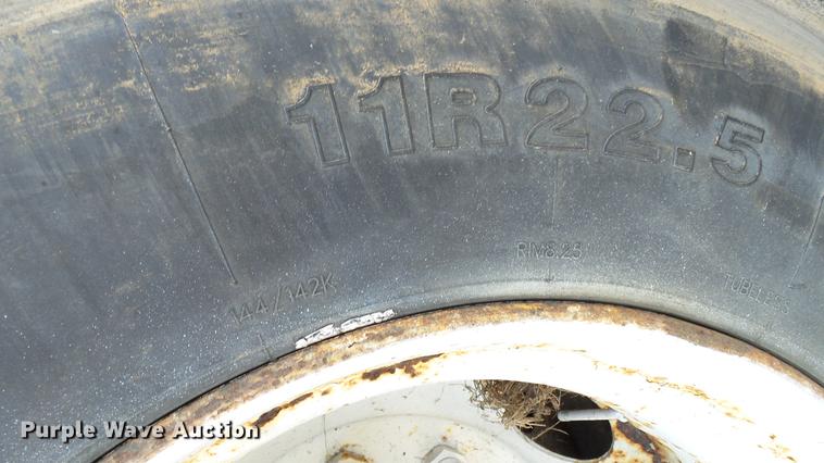 image for item DC2588 1997 International 4700 box truck