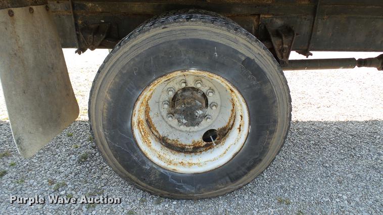 image for item DC2588 1997 International 4700 box truck