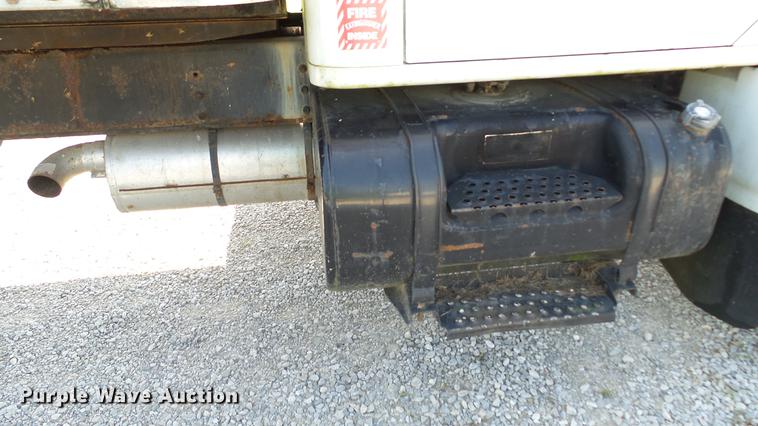 image for item DC2588 1997 International 4700 box truck