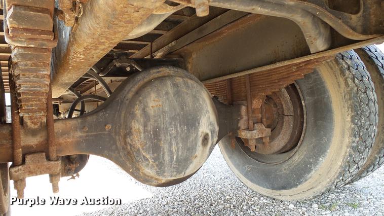 image for item DC2588 1997 International 4700 box truck