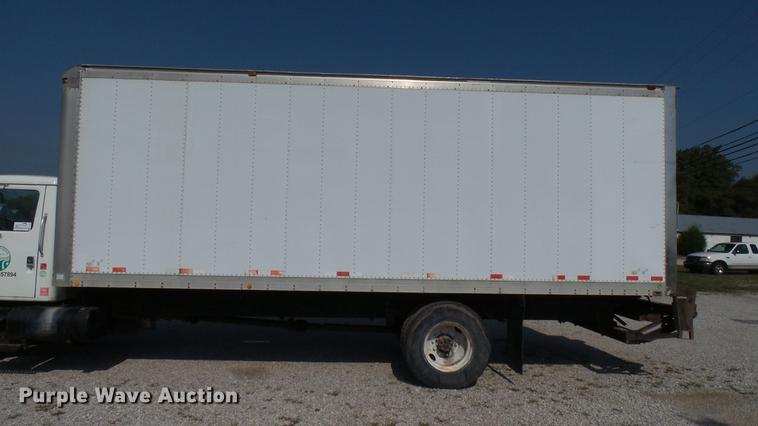 image for item DC2588 1997 International 4700 box truck