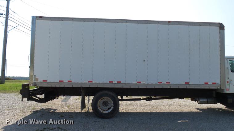 image for item DC2588 1997 International 4700 box truck