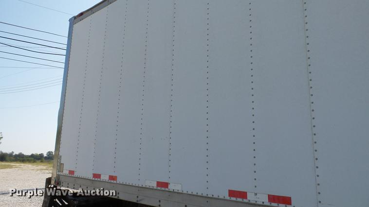 image for item DC2588 1997 International 4700 box truck