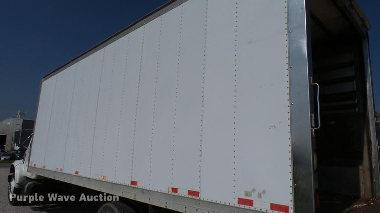 image for item DC2588 1997 International 4700 box truck