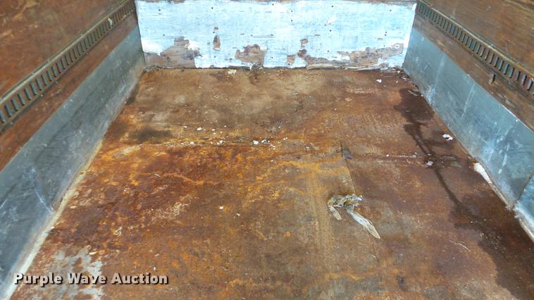 image for item DC2588 1997 International 4700 box truck