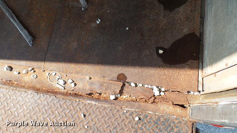 image for item DC2588 1997 International 4700 box truck