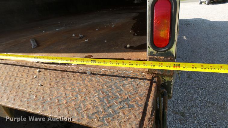 image for item DC2588 1997 International 4700 box truck