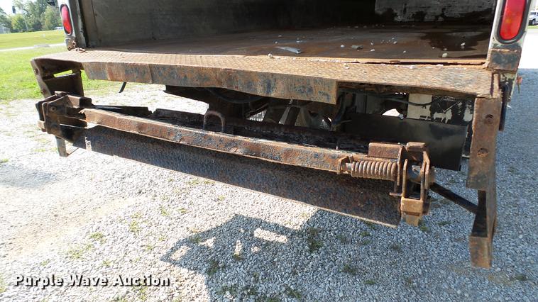 image for item DC2588 1997 International 4700 box truck