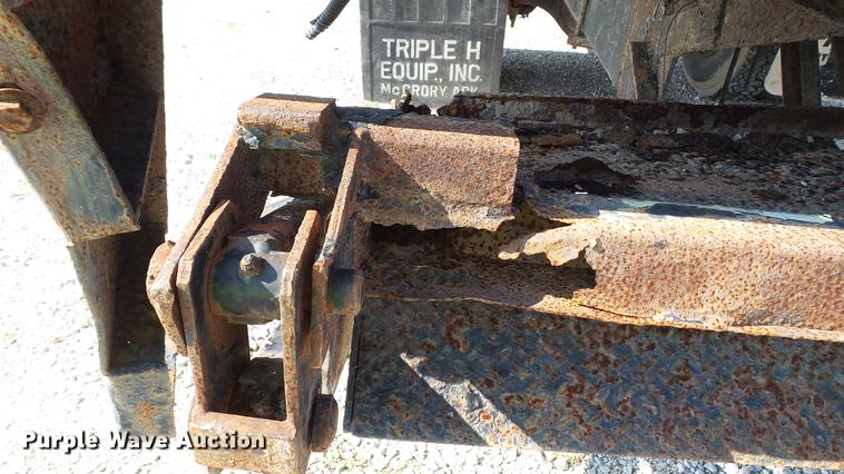 image for item DC2588 1997 International 4700 box truck