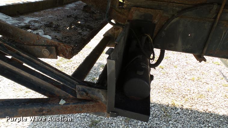 image for item DC2588 1997 International 4700 box truck