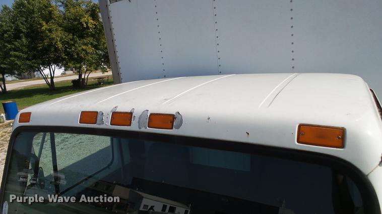 image for item DC2588 1997 International 4700 box truck