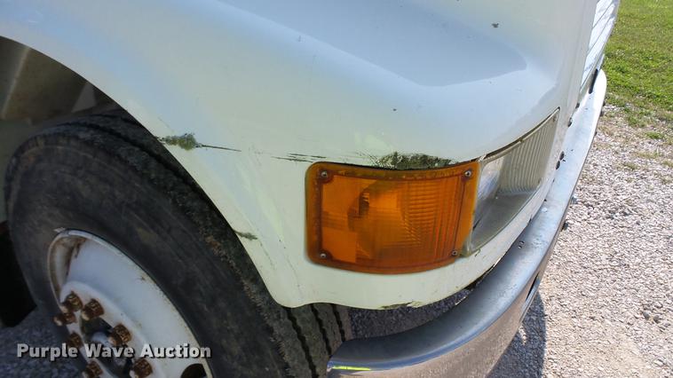 image for item DC2588 1997 International 4700 box truck