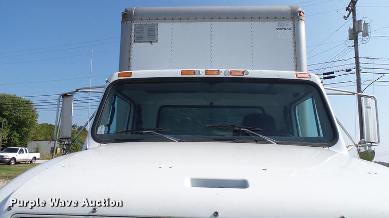 image for item DC2588 1997 International 4700 box truck