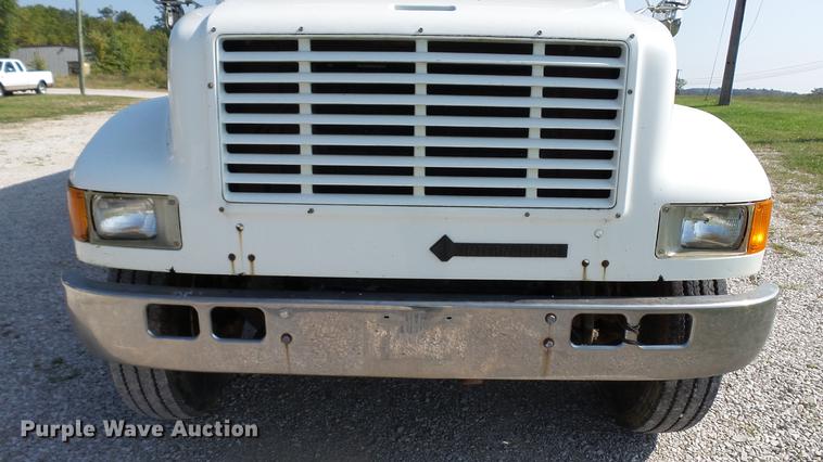 image for item DC2588 1997 International 4700 box truck