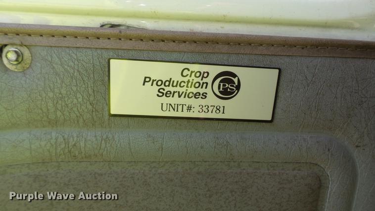 image for item DC2588 1997 International 4700 box truck