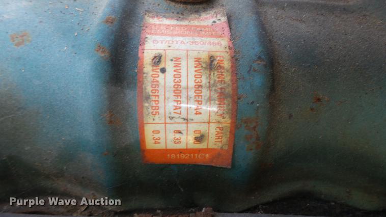 image for item DC2589 1992 International 4700 seed tender truck