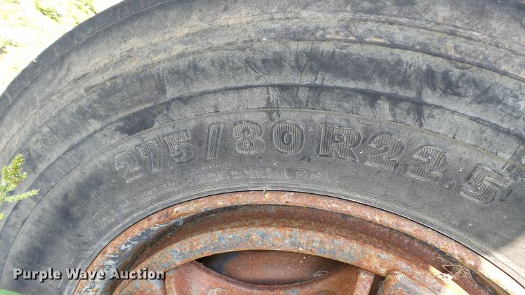 image for item DC2589 1992 International 4700 seed tender truck