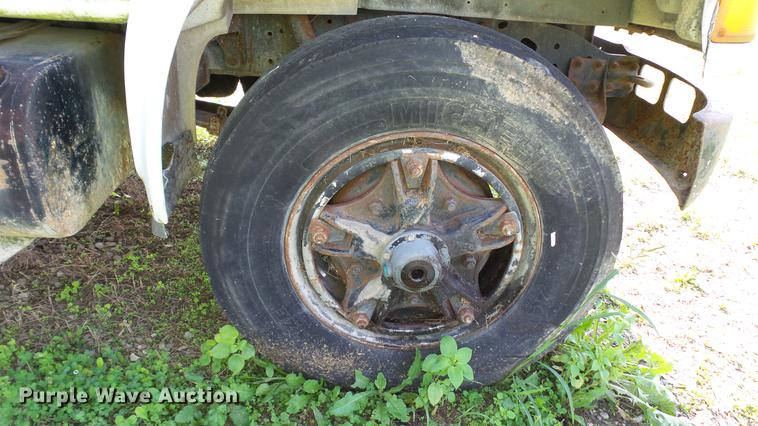 image for item DC2589 1992 International 4700 seed tender truck