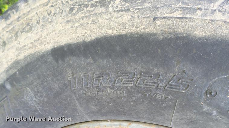 image for item DC2589 1992 International 4700 seed tender truck