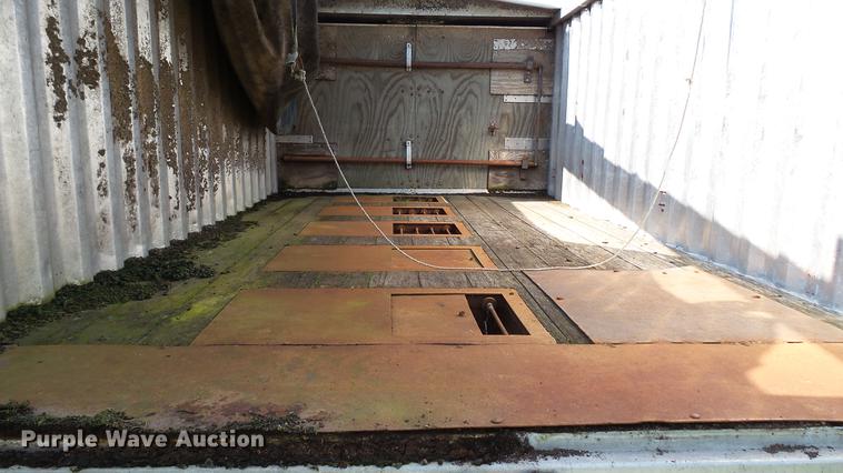 image for item DC2589 1992 International 4700 seed tender truck