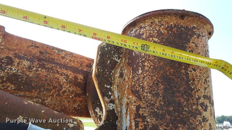 image for item DC2589 1992 International 4700 seed tender truck