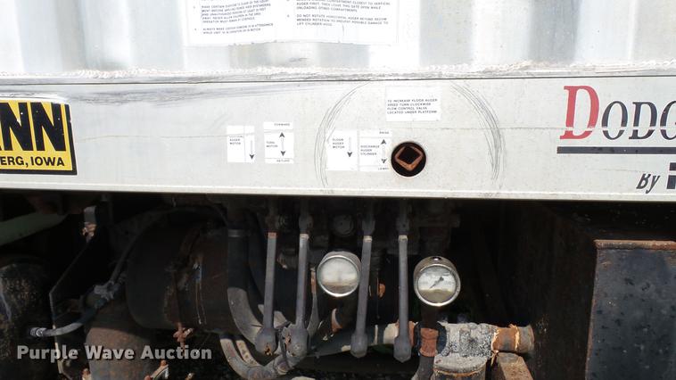 image for item DC2589 1992 International 4700 seed tender truck