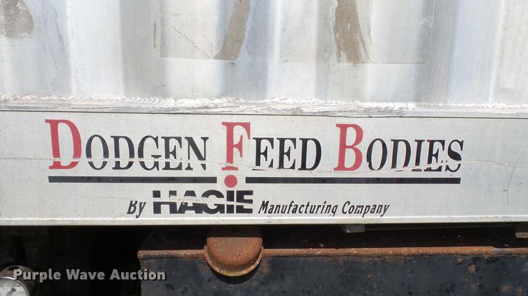 image for item DC2589 1992 International 4700 seed tender truck