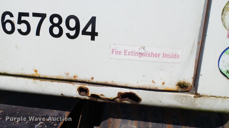 image for item DC2589 1992 International 4700 seed tender truck