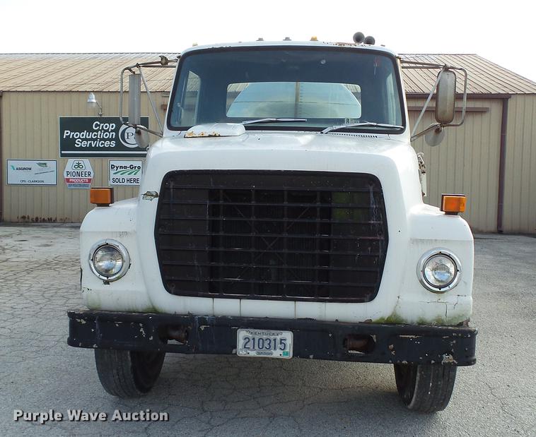 image for item DC2590 1983 Ford LN700 chemical distributor truck