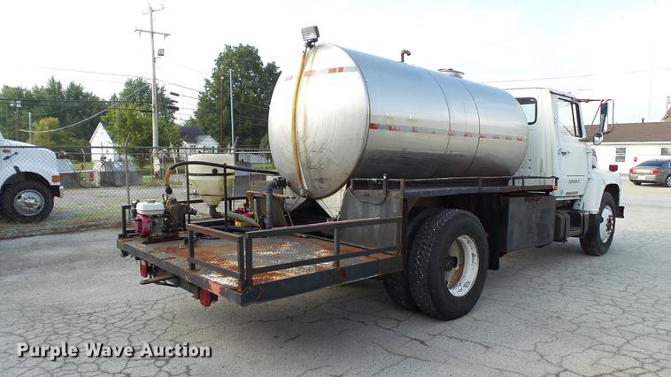 image for item DC2590 1983 Ford LN700 chemical distributor truck