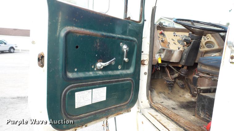 image for item DC2590 1983 Ford LN700 chemical distributor truck