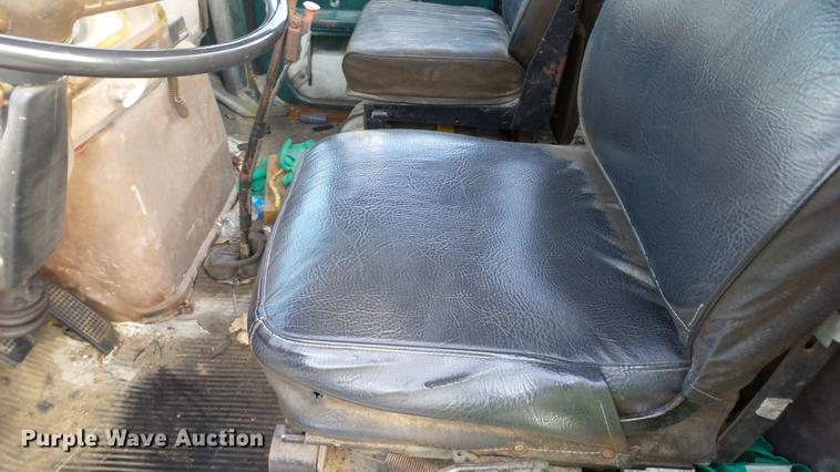 image for item DC2590 1983 Ford LN700 chemical distributor truck