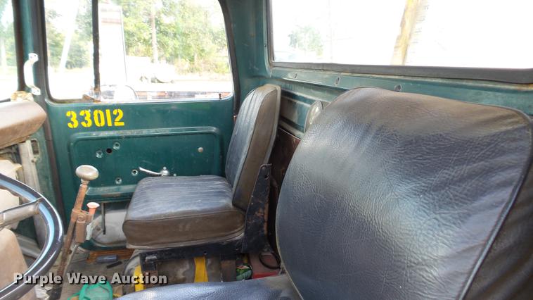 image for item DC2590 1983 Ford LN700 chemical distributor truck