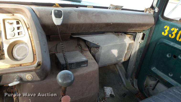 image for item DC2590 1983 Ford LN700 chemical distributor truck