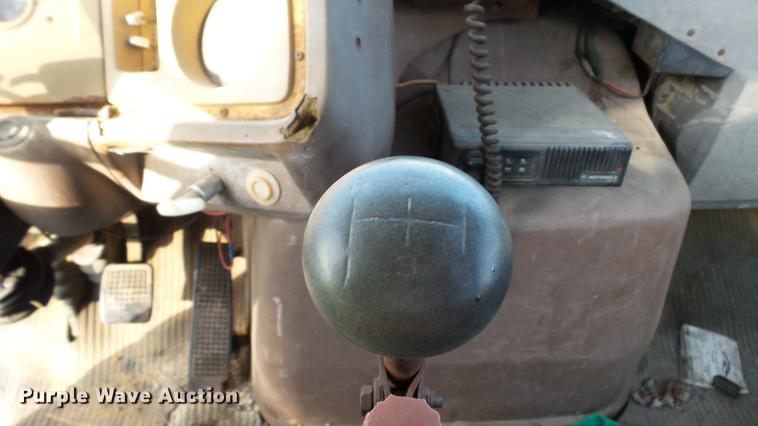 image for item DC2590 1983 Ford LN700 chemical distributor truck