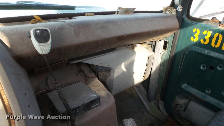 image for item DC2590 1983 Ford LN700 chemical distributor truck