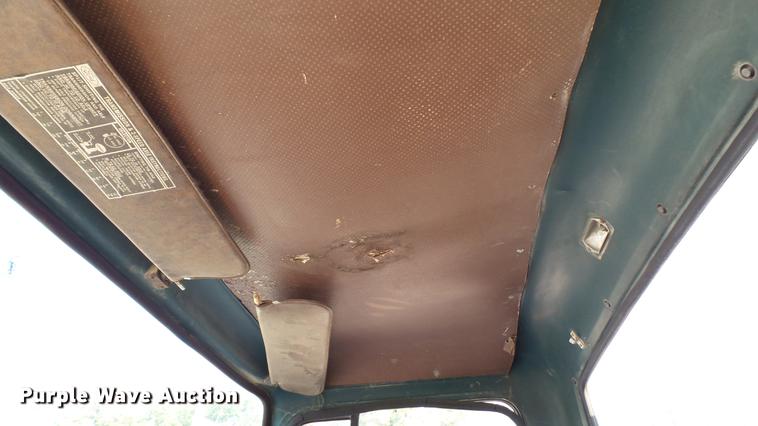 image for item DC2590 1983 Ford LN700 chemical distributor truck