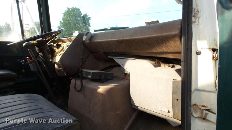 image for item DC2590 1983 Ford LN700 chemical distributor truck