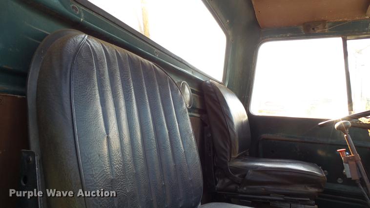 image for item DC2590 1983 Ford LN700 chemical distributor truck