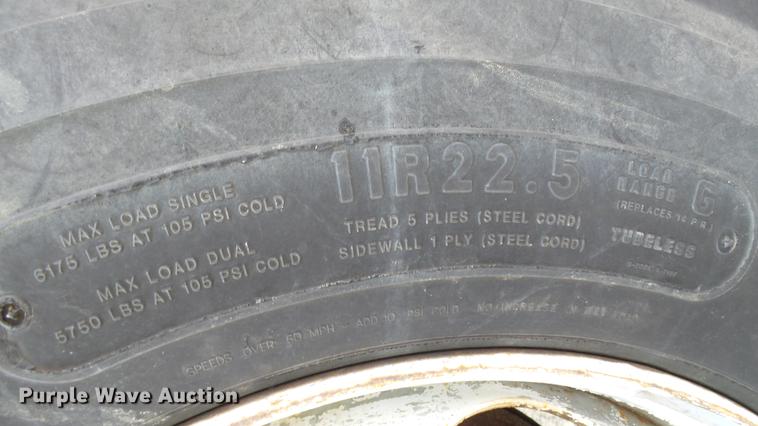 image for item DC2590 1983 Ford LN700 chemical distributor truck